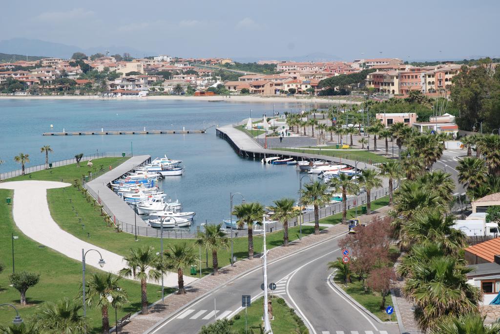 Hotel La Lampara Golfo Aranci Exterior photo