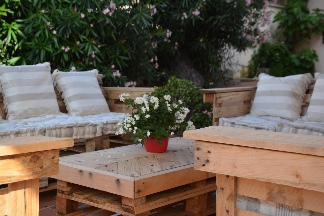 Hotel La Lampara Golfo Aranci Exterior photo